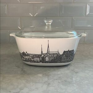 Very Rare 1970’s Renaissance Pattern Corning Ware P-2 1/2 B Casserole Dish & Lid